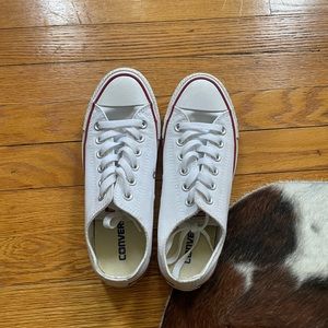CONVERSE chuck Taylor All-Star low top - Men’s 5, Women’s 7
